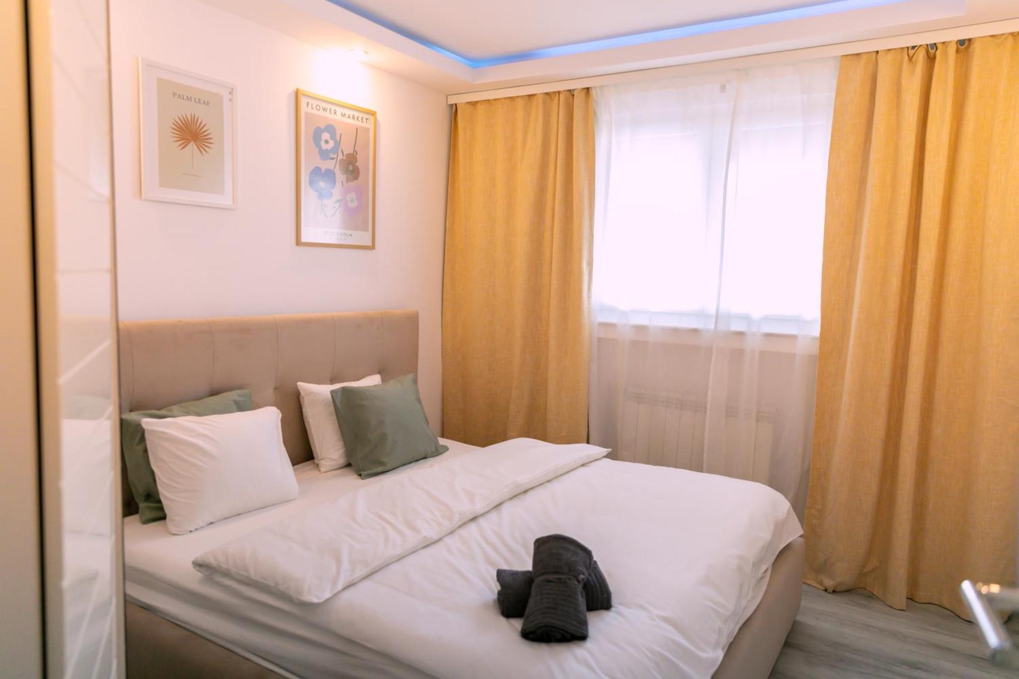Nicolae Balcescu Dream House Apartment Bukares Bagian luar foto