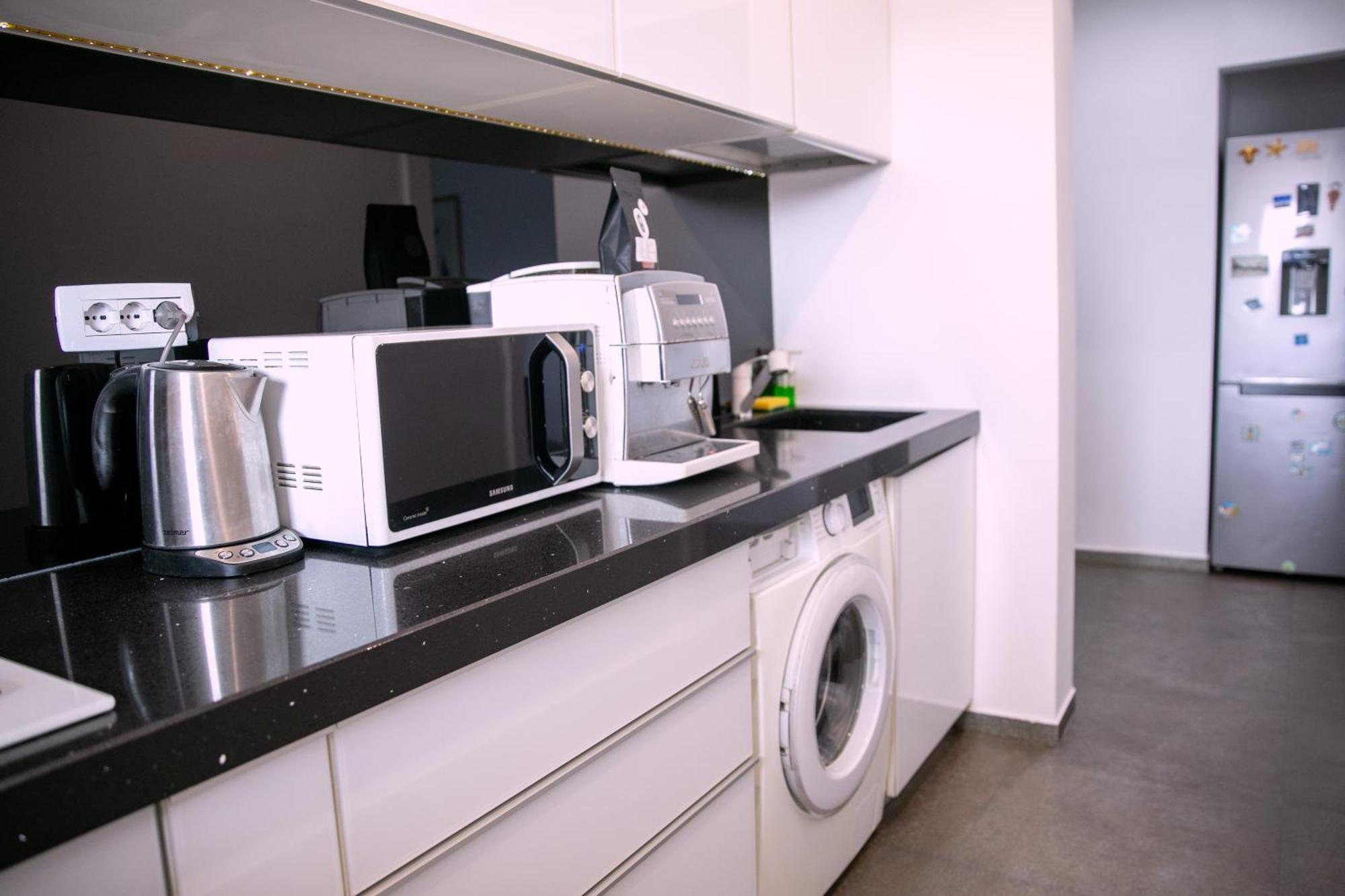 Nicolae Balcescu Dream House Apartment Bukares Bagian luar foto