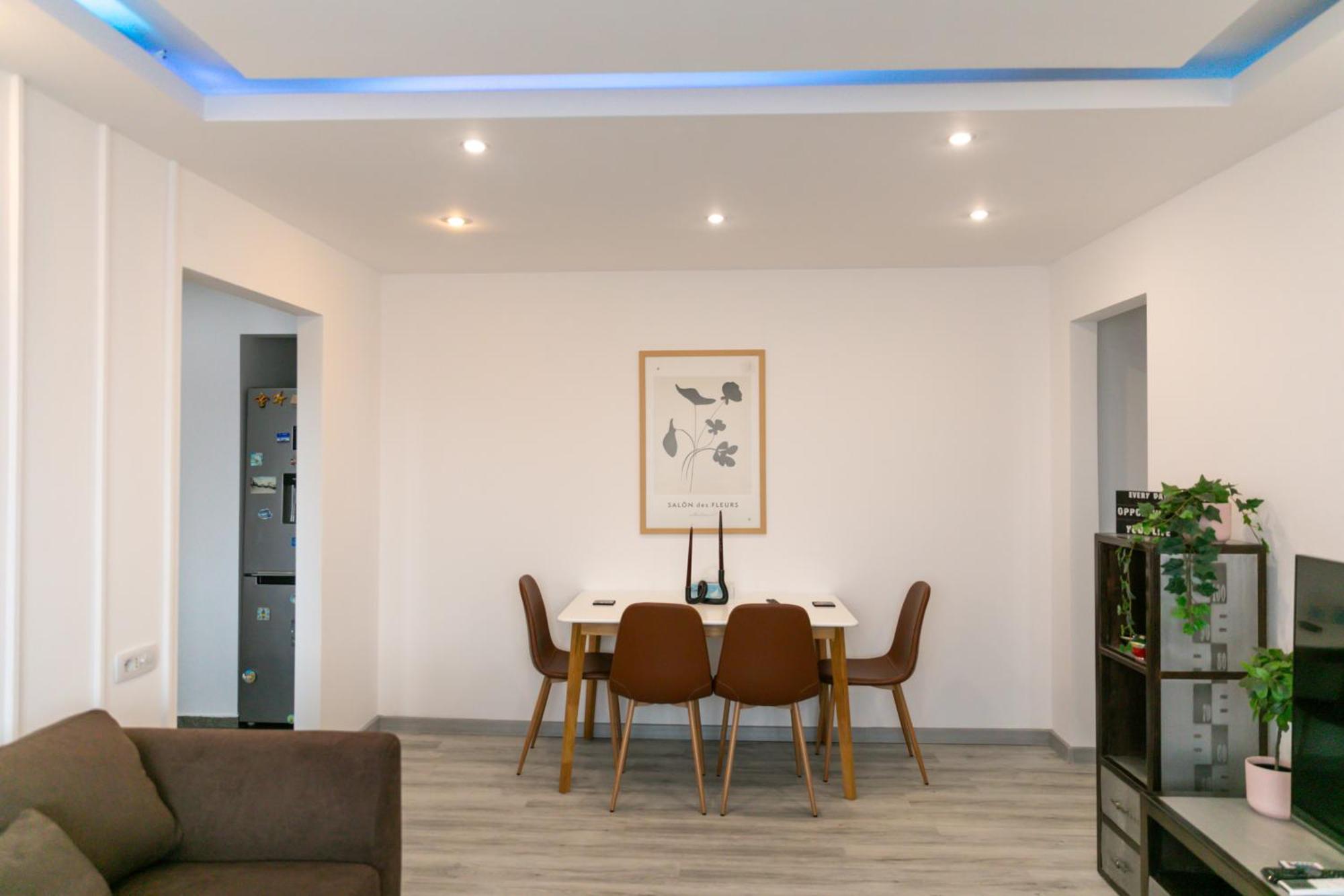 Nicolae Balcescu Dream House Apartment Bukares Bagian luar foto