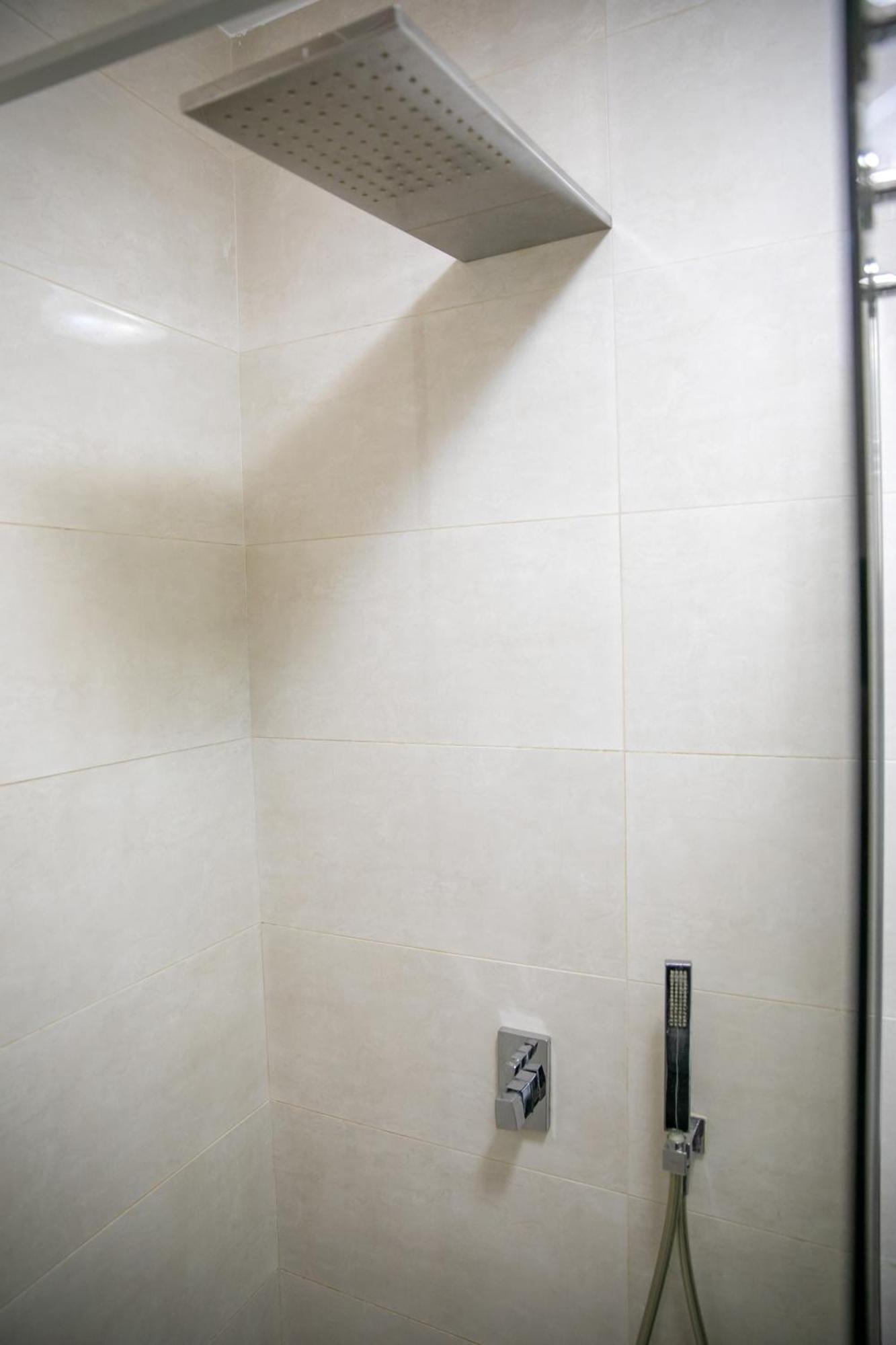 Nicolae Balcescu Dream House Apartment Bukares Bagian luar foto